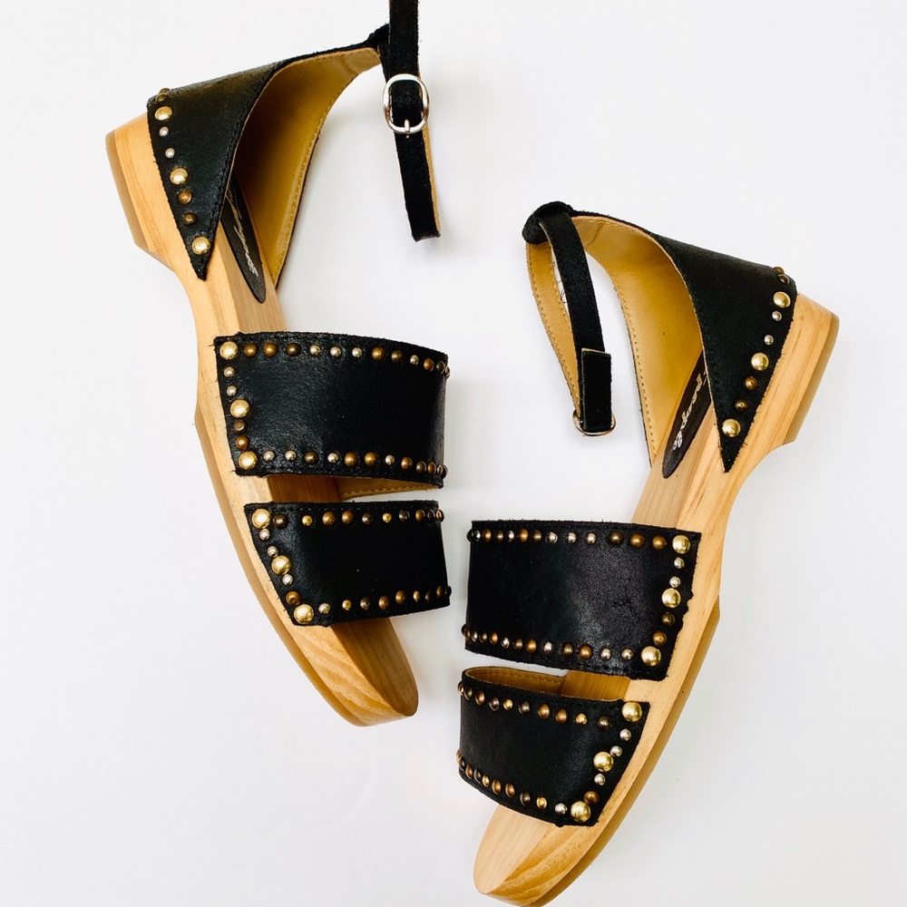 FREE PEOPLE Leather Studded Flat Sandals